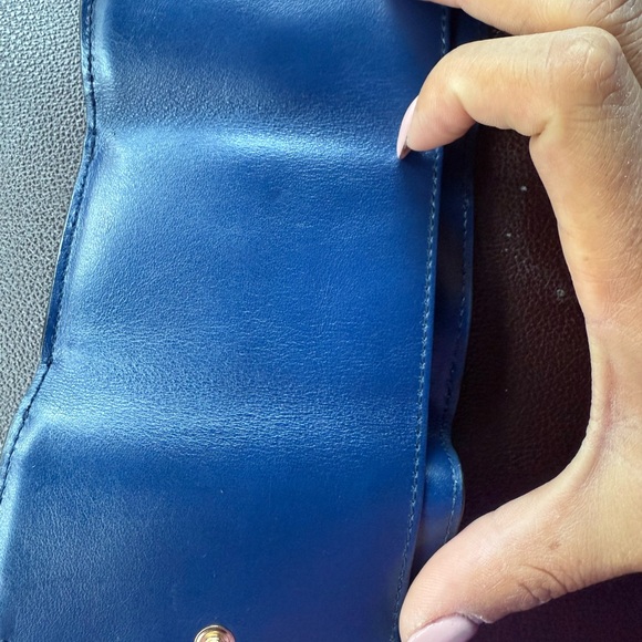 Chloe Mini C Trifold - Picture 6 of 7